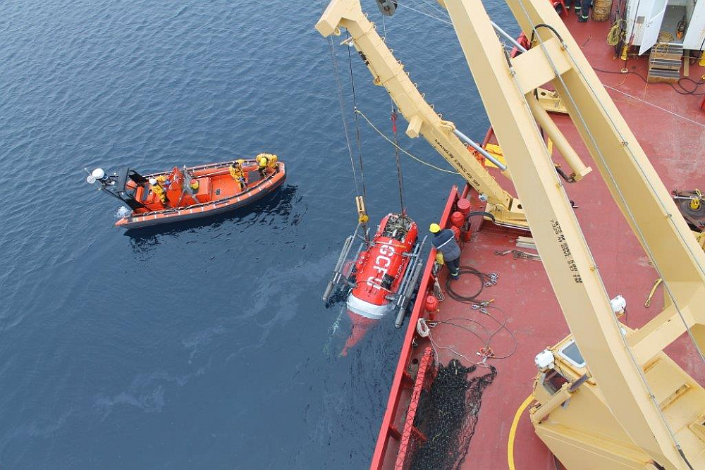 Recovery operation of the sunken Canadian Coast Guard helicopter in the M'Clure Strait, Northwest Territories