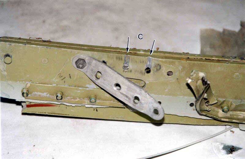 First officer's window latch plate