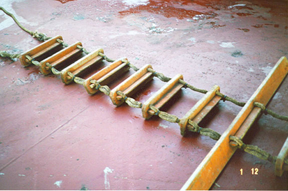 Upper section of ladder with steps at various angles 