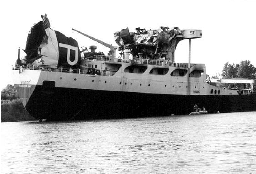Photo 4. View of damaged superstructure and funnel.