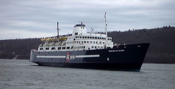 Image of thPrincess of Acadia approaching the Digby ferry terminal