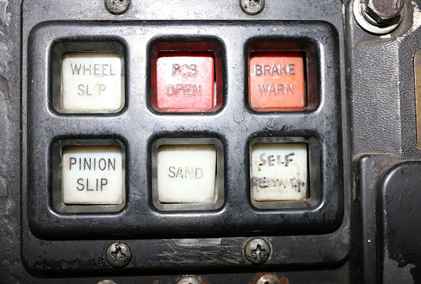 Image of the WHEEL SLIP indicator for SD60F locomotives