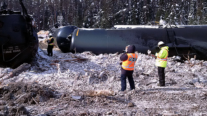 Image of documenting and assessing the accident site