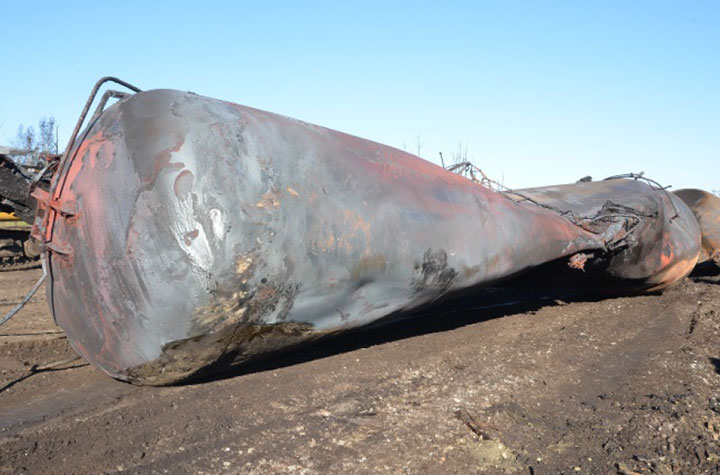 Image of Tank car ACFX 71505, shell, as decribed in text