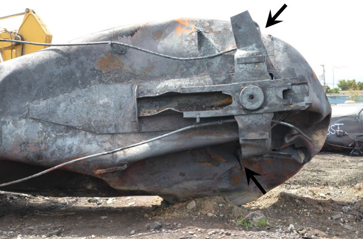 Image of Tank car ACFX 76605, ruptures, as decribed in text