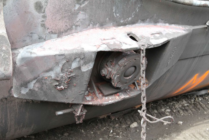 Image of Tank car CTCX 735629, BOV, as decribed in text