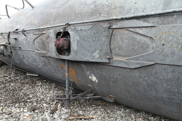 Image of Tank car NATX 310457, BOV, as decribed in text