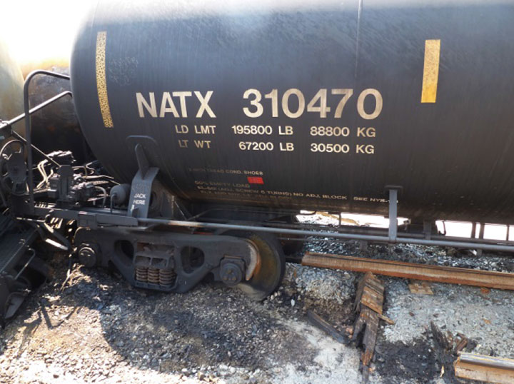 Image of Tank car TILX 316528, B end, as decribed in text