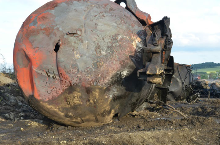 Image of Tank car NATX 310508, A end, as decribed in text