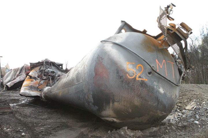 Image of Tank car PROX 44428, A end, as decribed in text