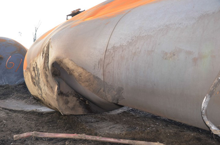 Image of Tank car TILX 316206, shell 3, as decribed in text