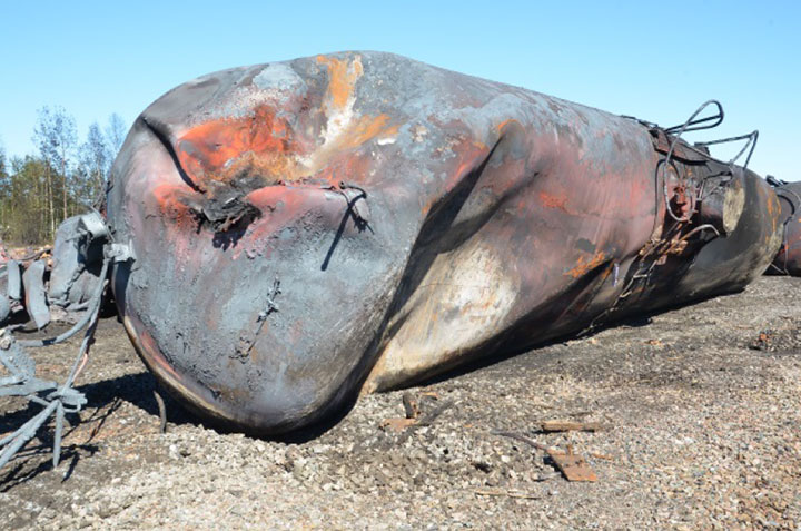 Image of Tank car TILX 316317, shell, as decribed in text