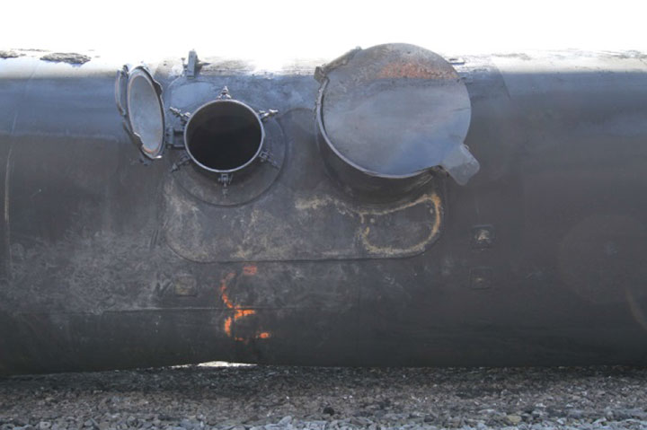 Image of Tank car TILX 316359, manway, as decribed in text