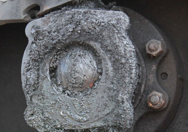 Image of Tank car TILX 316379, closed BOV ball, as decribed in text