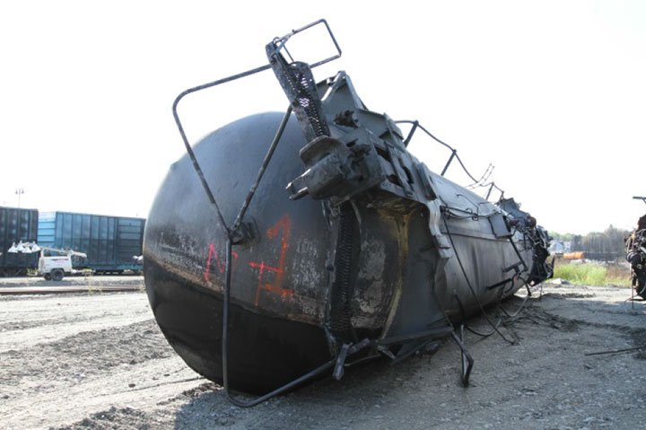 Image of Tank car TILX 316547, A end, as decribed in text