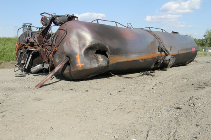 Image of Tank car TILX 316547, shell, as decribed in text