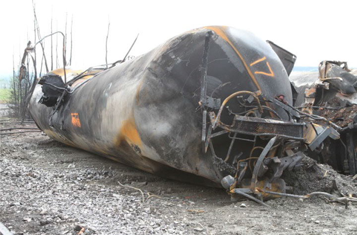 Image of Tank car TILX 316549, shell 1, as decribed in text
