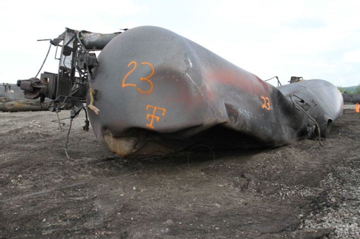 Image of Tank car TILX 316556, hell, as decribed in text