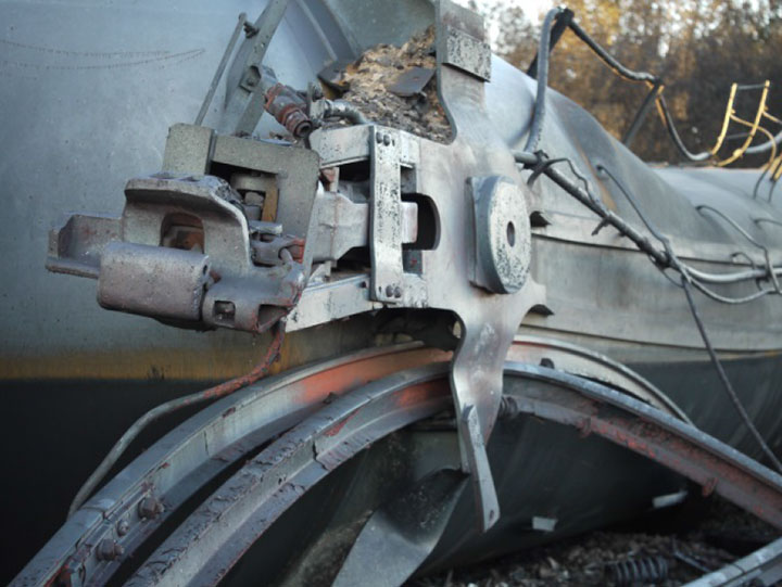 Image of Tank car TILX 316570, lose-up, as decribed in text