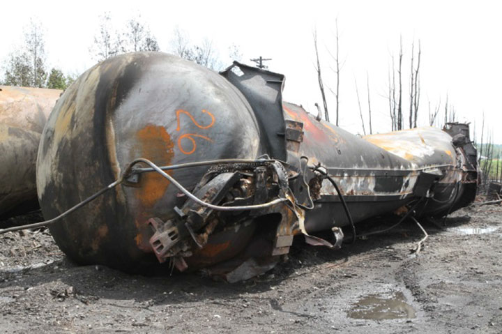 Image of Tank car TILX 316584, A end, as decribed in text