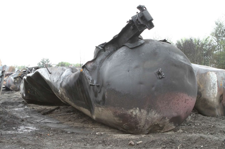 Image of Tank car TILX 316613, shell from A end, as decribed in text