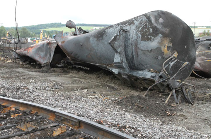 Image of Tank car TILX 316622, shell, as decribed in text