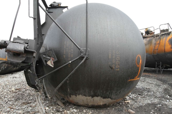 Image of Tank car TILX 316641, A end, as decribed in text