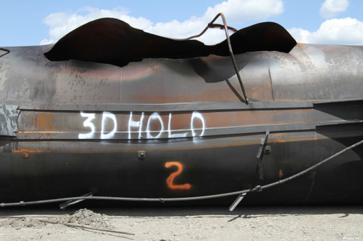 Image of Tank car WFIX 130608, close-up of thermal tear, as decribed in text