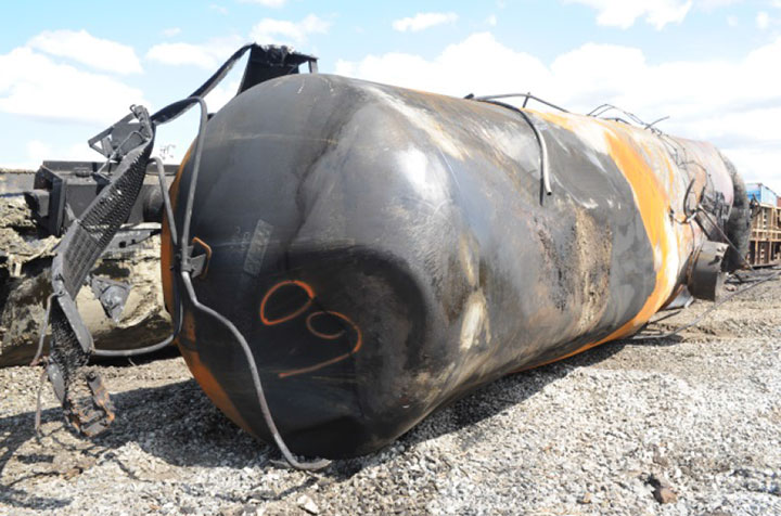 Image of Tank car WFIX 130616, shell, as decribed in text