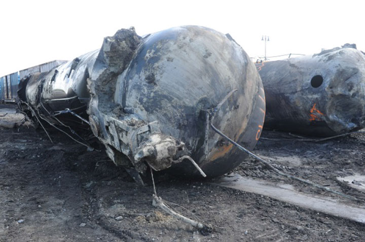 Image of Tank car WFIX 130630, A end, as decribed in text