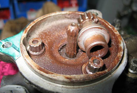 Photo of Left engine drive splines and coupling