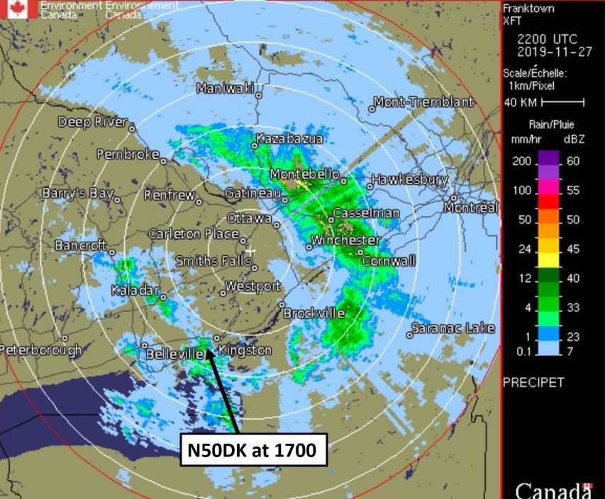 Franktown, Ontario, weather radar at 1700 Eastern Standard Time, showing moderate to heavy rain just west of Kingston, and the approximate position of the occurrence aircraft (N50DK) (Source: Environment and Climate Change Canada, with TSB annotations)