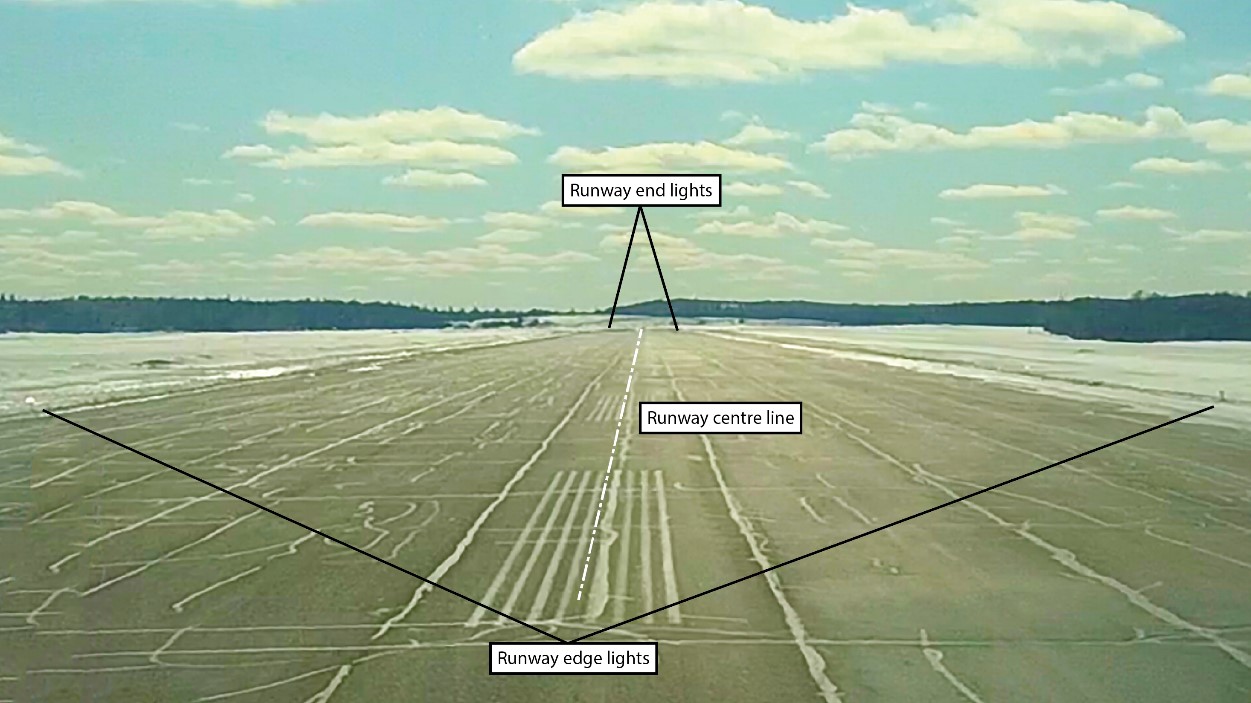 Markings on Runway 26 at the Rouyn-Noranda Airport, as seen during the day (Source: TSB)