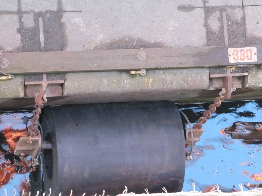 Cylindrical fender on Vanterm berth 5 (Source: TSB)
