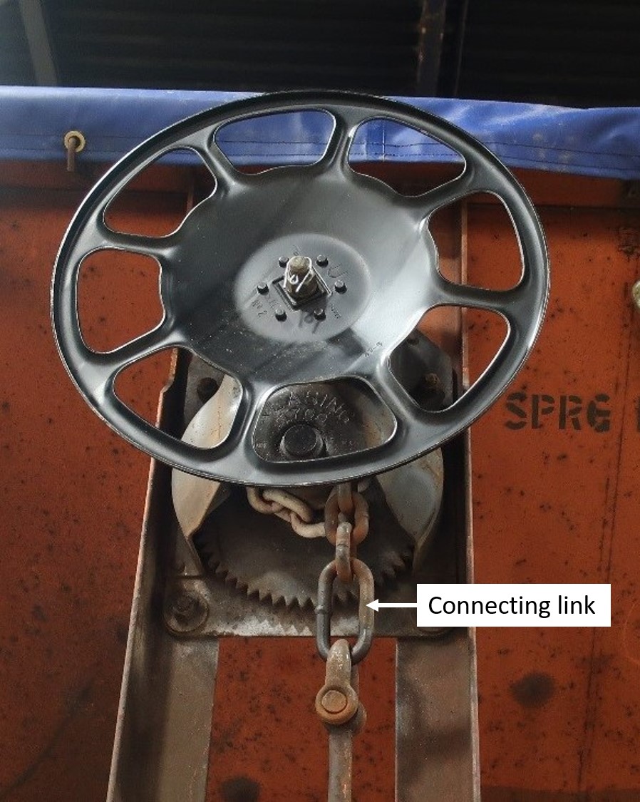 Position of connecting link with hand brake applied and bell-crank bracket cut (Source: TSB)