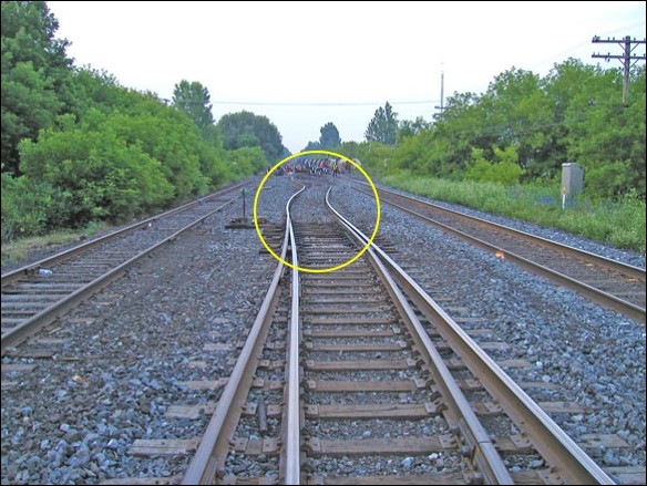 Flambage de la voie (Source : Rapport d’enquête ferroviaire R05H0013 du BST)