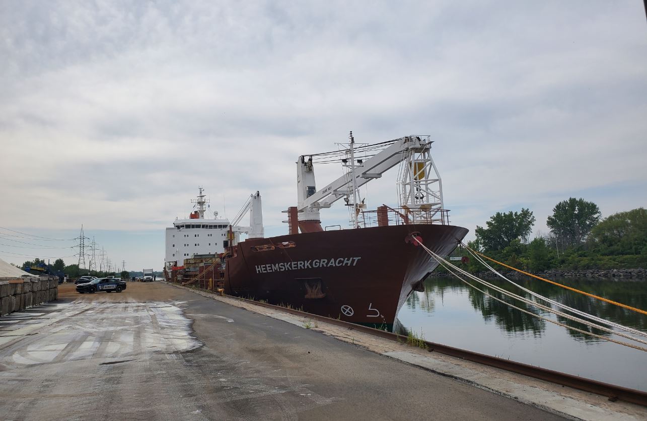 The cargo vessel Heemskerkgracht upon arrival at the port of Côte-Sainte-Catherine, Quebec, on 22 August 2024 (Source: TSB)