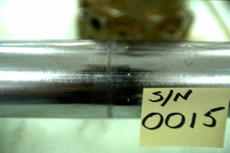 Right inboard elevator actuator - cylinder rod<