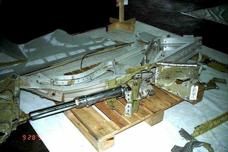 1 Flap actuator - left inboard flap - outboard actuator