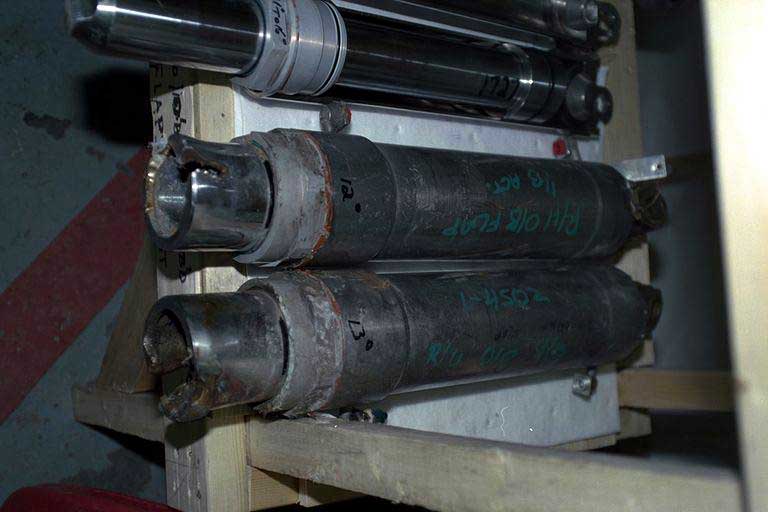 Flap actuator - right outboard flap - inboard and outboard actuators