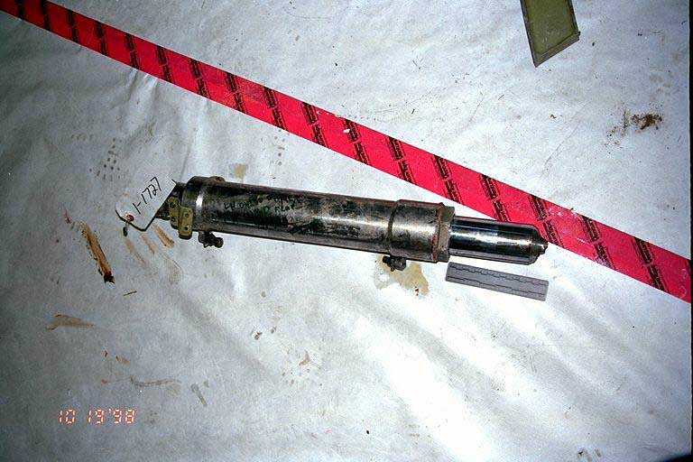 Flap actuator -right inboard flap - outboard Actuator