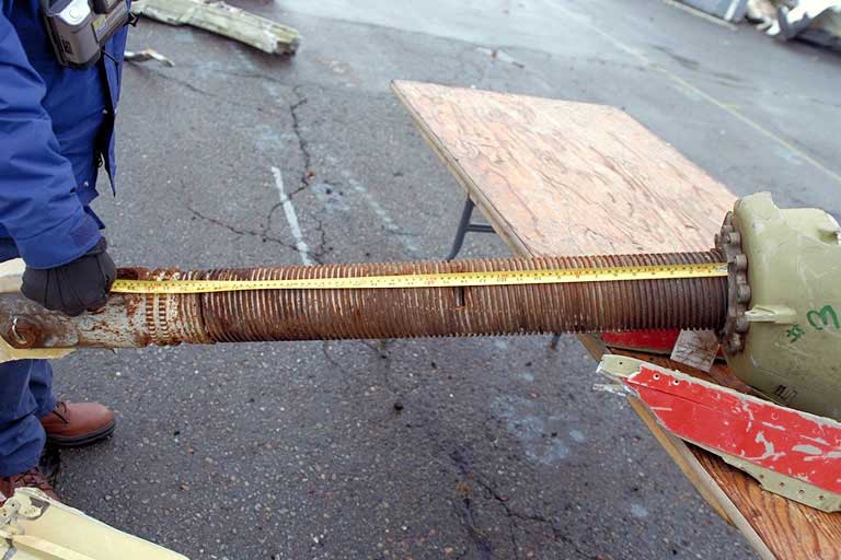 Right horizontal stabilizer jack screw