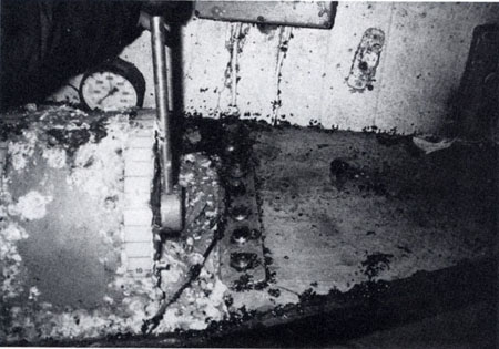 Push-buttons to the right of bridge control. Note absence of labels.