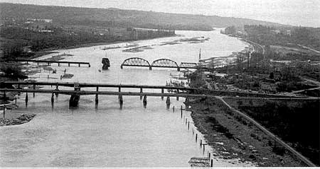 Appendix C - Photo 2 - River bridges looking downstream (1986)