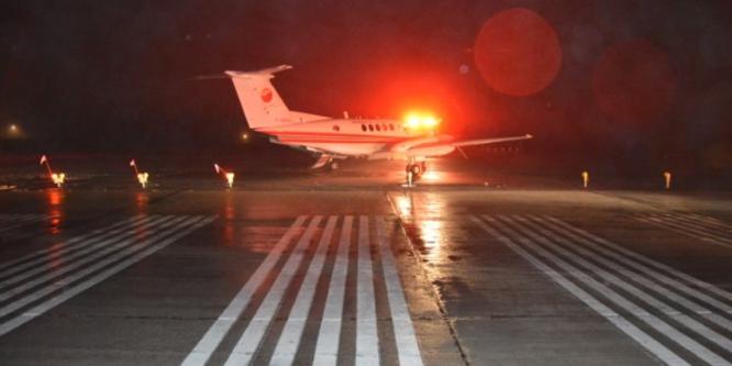 Figure 2. Occurrence aircraft stopped on Runway 08’s prepared surface, after the runway overrun (Source: Department of National Defence) 