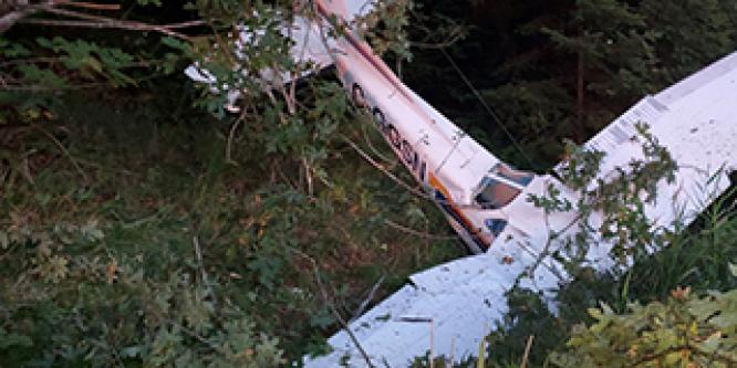 <h2>Investigation report: 2022 collision with terrain at Qualicum Beach Airport, British Columbia</h2>